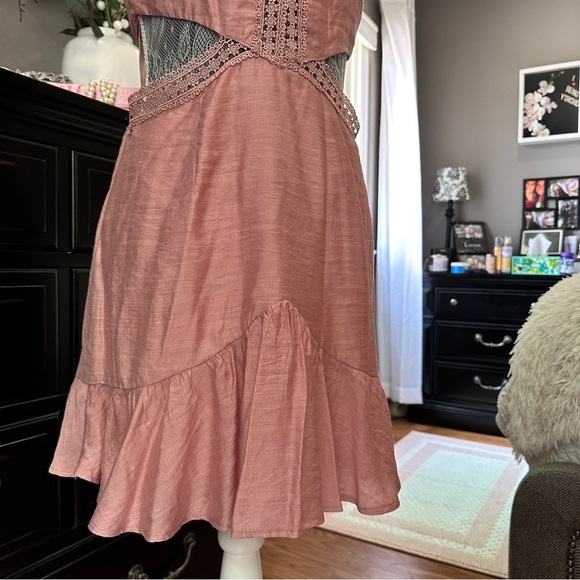Indikah Rose Mauve Cutout Mini Dress – Size M - Picture 10 of 15
